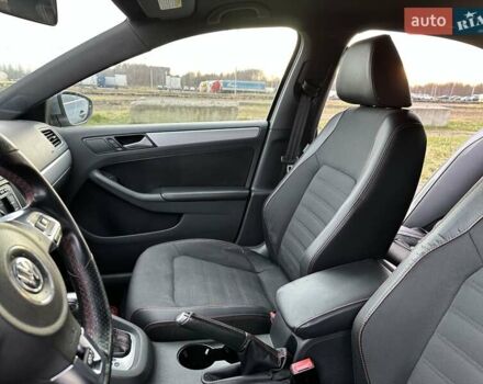 Серый Фольксваген Джетта, объемом двигателя 2 л и пробегом 167 тыс. км за 11000 $, фото 28 на Automoto.ua