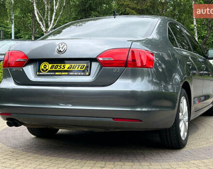 Фольксваген Джетта 2013 в Львове на Automoto.ua Серый Фольксваген Джетта, объемом двигателя 1.8 л и пробегом 141 тыс. км за 9999 $, фото 6 на Automoto.ua