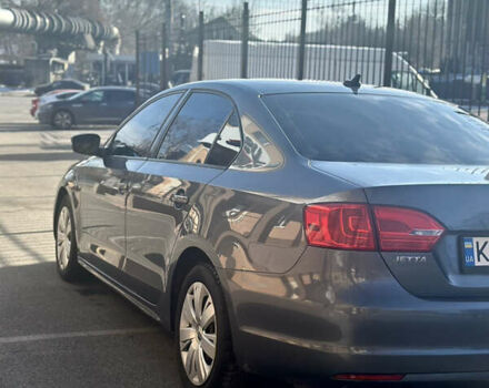 Серый Фольксваген Джетта, объемом двигателя 1.8 л и пробегом 154 тыс. км за 10000 $, фото 2 на Automoto.ua