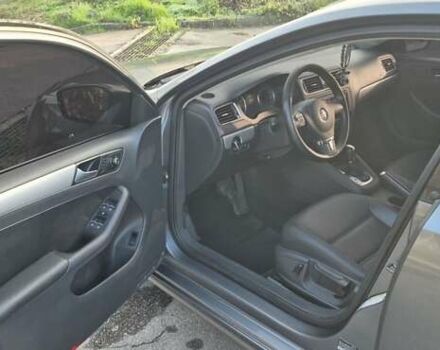 Серый Фольксваген Джетта, объемом двигателя 1.8 л и пробегом 176 тыс. км за 9200 $, фото 4 на Automoto.ua