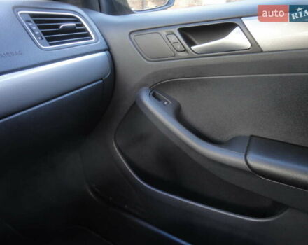 Серый Фольксваген Джетта, объемом двигателя 1.8 л и пробегом 127 тыс. км за 12100 $, фото 41 на Automoto.ua