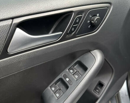 Сірий Фольксваген Джетта, об'ємом двигуна 1.8 л та пробігом 186 тис. км за 8600 $, фото 12 на Automoto.ua