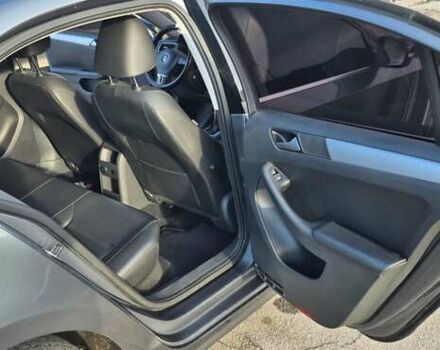 Серый Фольксваген Джетта, объемом двигателя 1.8 л и пробегом 176 тыс. км за 9200 $, фото 6 на Automoto.ua