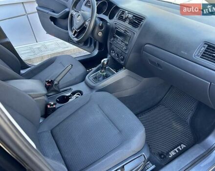 Сірий Фольксваген Джетта, об'ємом двигуна 2 л та пробігом 175 тис. км за 8900 $, фото 24 на Automoto.ua