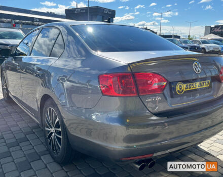 Серый Фольксваген Джетта, объемом двигателя 1.8 л и пробегом 261 тыс. км за 10300 $, фото 4 на Automoto.ua