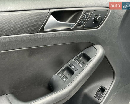 Серый Фольксваген Джетта, объемом двигателя 1.8 л и пробегом 225 тыс. км за 7290 $, фото 11 на Automoto.ua