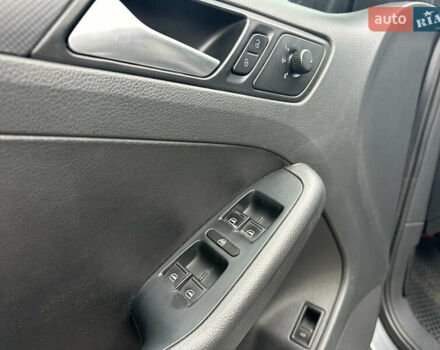 Серый Фольксваген Джетта, объемом двигателя 1.8 л и пробегом 228 тыс. км за 6999 $, фото 27 на Automoto.ua