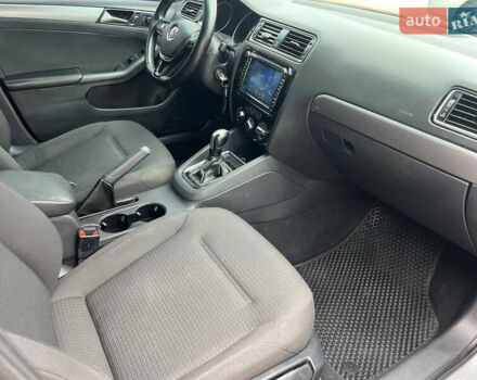 Сірий Фольксваген Джетта, об'ємом двигуна 2 л та пробігом 272 тис. км за 9900 $, фото 10 на Automoto.ua