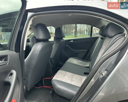 Серый Фольксваген Джетта, объемом двигателя 1.8 л и пробегом 228 тыс. км за 6999 $, фото 30 на Automoto.ua