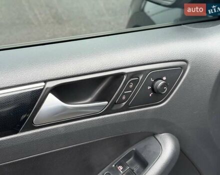 Сірий Фольксваген Джетта, об'ємом двигуна 1.8 л та пробігом 178 тис. км за 11000 $, фото 34 на Automoto.ua