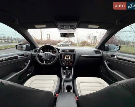 Сірий Фольксваген Джетта, об'ємом двигуна 1.8 л та пробігом 178 тис. км за 11000 $, фото 51 на Automoto.ua