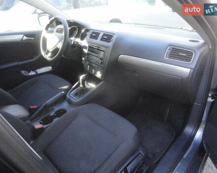 Серый Фольксваген Джетта, объемом двигателя 1.8 л и пробегом 127 тыс. км за 12100 $, фото 8 на Automoto.ua