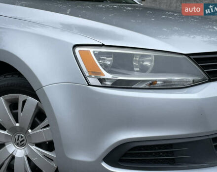 Серый Фольксваген Джетта, объемом двигателя 1.8 л и пробегом 225 тыс. км за 7290 $, фото 2 на Automoto.ua