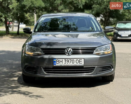 Серый Фольксваген Джетта, объемом двигателя 1.8 л и пробегом 150 тыс. км за 9500 $, фото 3 на Automoto.ua