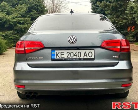 Серый Фольксваген Джетта, объемом двигателя 1.8 л и пробегом 119 тыс. км за 10000 $, фото 5 на Automoto.ua