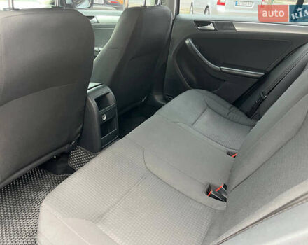 Сірий Фольксваген Джетта, об'ємом двигуна 2 л та пробігом 272 тис. км за 9900 $, фото 15 на Automoto.ua