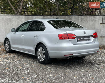Серый Фольксваген Джетта, объемом двигателя 1.8 л и пробегом 225 тыс. км за 7290 $, фото 5 на Automoto.ua