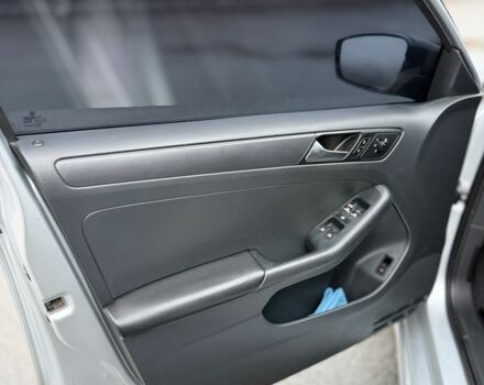 Сірий Фольксваген Джетта, об'ємом двигуна 2 л та пробігом 182 тис. км за 6200 $, фото 7 на Automoto.ua