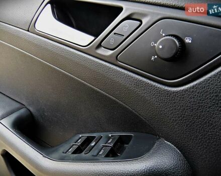 Серый Фольксваген Джетта, объемом двигателя 1.98 л и пробегом 174 тыс. км за 8900 $, фото 6 на Automoto.ua