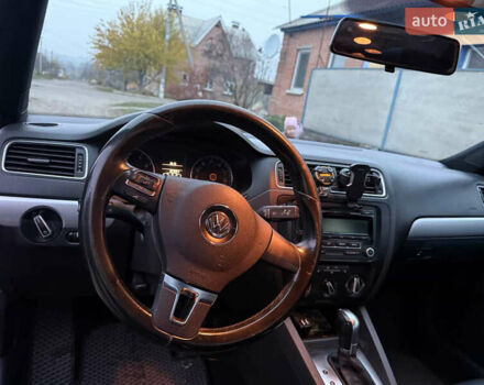 Серый Фольксваген Джетта, объемом двигателя 1.8 л и пробегом 197 тыс. км за 8000 $, фото 4 на Automoto.ua