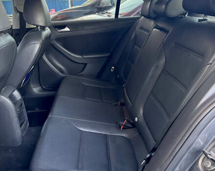 Серый Фольксваген Джетта, объемом двигателя 1.8 л и пробегом 154 тыс. км за 10000 $, фото 10 на Automoto.ua