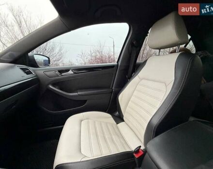 Сірий Фольксваген Джетта, об'ємом двигуна 1.8 л та пробігом 178 тис. км за 11000 $, фото 49 на Automoto.ua