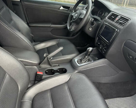 Сірий Фольксваген Джетта, об'ємом двигуна 1.8 л та пробігом 186 тис. км за 8600 $, фото 6 на Automoto.ua