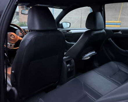 Серый Фольксваген Джетта, объемом двигателя 1.8 л и пробегом 197 тыс. км за 8000 $, фото 7 на Automoto.ua