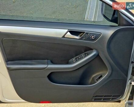 Серый Фольксваген Джетта, объемом двигателя 1.8 л и пробегом 177 тыс. км за 9900 $, фото 12 на Automoto.ua