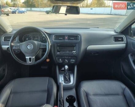 Серый Фольксваген Джетта, объемом двигателя 1.8 л и пробегом 165 тыс. км за 7700 $, фото 1 на Automoto.ua