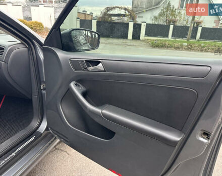 Серый Фольксваген Джетта, объемом двигателя 1.8 л и пробегом 228 тыс. км за 6999 $, фото 34 на Automoto.ua