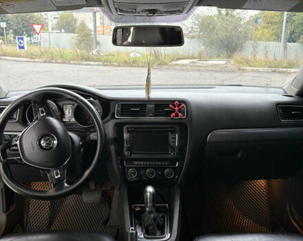 Серый Фольксваген Джетта, объемом двигателя 2 л и пробегом 202 тыс. км за 12500 $, фото 9 на Automoto.ua