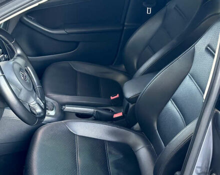 Серый Фольксваген Джетта, объемом двигателя 1.8 л и пробегом 154 тыс. км за 10000 $, фото 6 на Automoto.ua