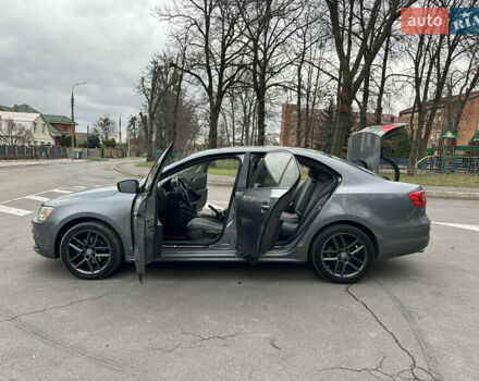 Серый Фольксваген Джетта, объемом двигателя 1.8 л и пробегом 228 тыс. км за 6999 $, фото 37 на Automoto.ua