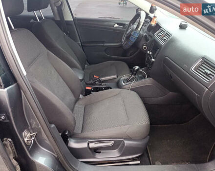 Серый Фольксваген Джетта, объемом двигателя 2 л и пробегом 107 тыс. км за 7500 $, фото 21 на Automoto.ua