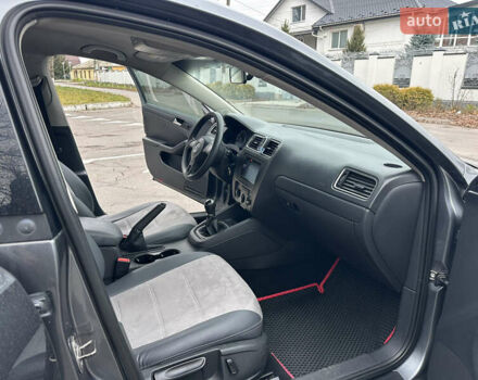 Серый Фольксваген Джетта, объемом двигателя 1.8 л и пробегом 228 тыс. км за 6999 $, фото 35 на Automoto.ua