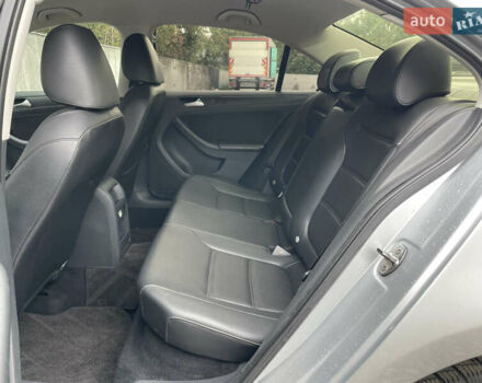 Серый Фольксваген Джетта, объемом двигателя 1.8 л и пробегом 225 тыс. км за 7290 $, фото 21 на Automoto.ua