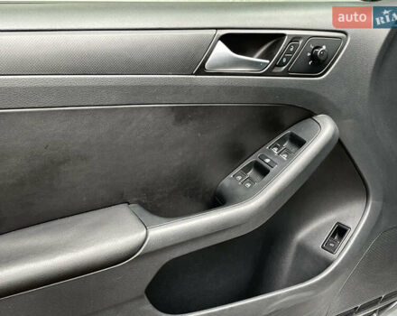 Серый Фольксваген Джетта, объемом двигателя 1.8 л и пробегом 225 тыс. км за 7290 $, фото 10 на Automoto.ua