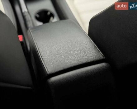 Сірий Фольксваген Джетта, об'ємом двигуна 1.8 л та пробігом 178 тис. км за 11000 $, фото 56 на Automoto.ua