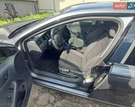 Серый Фольксваген Джетта, объемом двигателя 1.4 л и пробегом 156 тыс. км за 9000 $, фото 3 на Automoto.ua