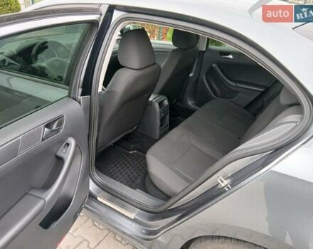 Фольксваген Джетта 2015 в Кременчуге на Automoto.ua Серый Фольксваген Джетта, объемом двигателя 2 л и пробегом 135 тыс. км за 11000 $, фото 1 на Automoto.ua