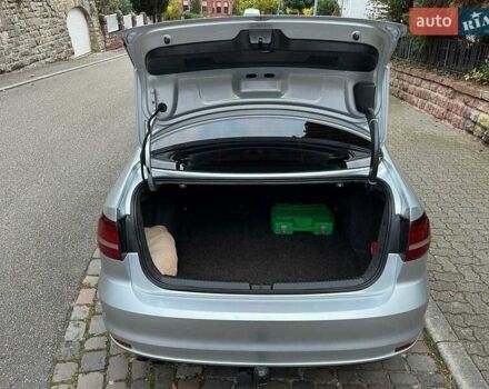 Серый Фольксваген Джетта, объемом двигателя 1.4 л и пробегом 245 тыс. км за 7700 $, фото 5 на Automoto.ua