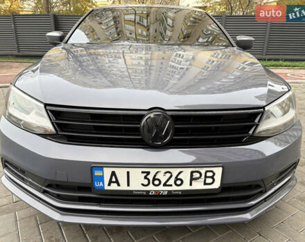 Серый Фольксваген Джетта, объемом двигателя 1.8 л и пробегом 123 тыс. км за 10000 $, фото 1 на Automoto.ua
