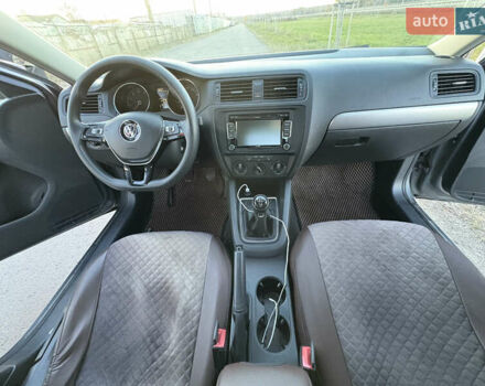 Сірий Фольксваген Джетта, об'ємом двигуна 2 л та пробігом 161 тис. км за 9800 $, фото 30 на Automoto.ua