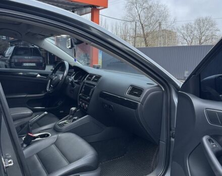 Серый Фольксваген Джетта, объемом двигателя 2 л и пробегом 167 тыс. км за 13300 $, фото 7 на Automoto.ua