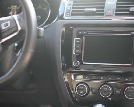 Серый Фольксваген Джетта, объемом двигателя 2 л и пробегом 99 тыс. км за 12000 $, фото 19 на Automoto.ua