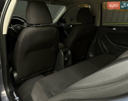 Серый Фольксваген Джетта, объемом двигателя 1.8 л и пробегом 123 тыс. км за 10000 $, фото 10 на Automoto.ua