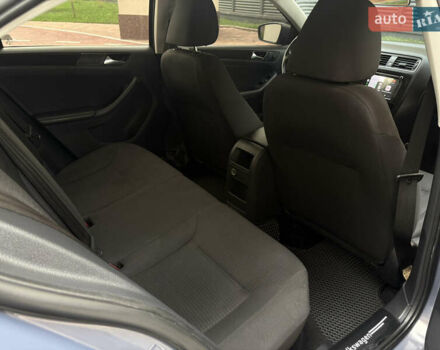 Серый Фольксваген Джетта, объемом двигателя 1.8 л и пробегом 123 тыс. км за 10000 $, фото 11 на Automoto.ua