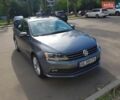 Серый Фольксваген Джетта, объемом двигателя 1.8 л и пробегом 169 тыс. км за 10000 $, фото 1 на Automoto.ua