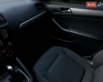 Серый Фольксваген Джетта, объемом двигателя 1.4 л и пробегом 113 тыс. км за 9900 $, фото 19 на Automoto.ua